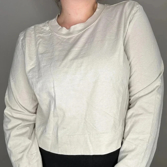 Tan lines by Sivan - Beige Cropped Long Sleeve Shirt - Picture 3 of 5